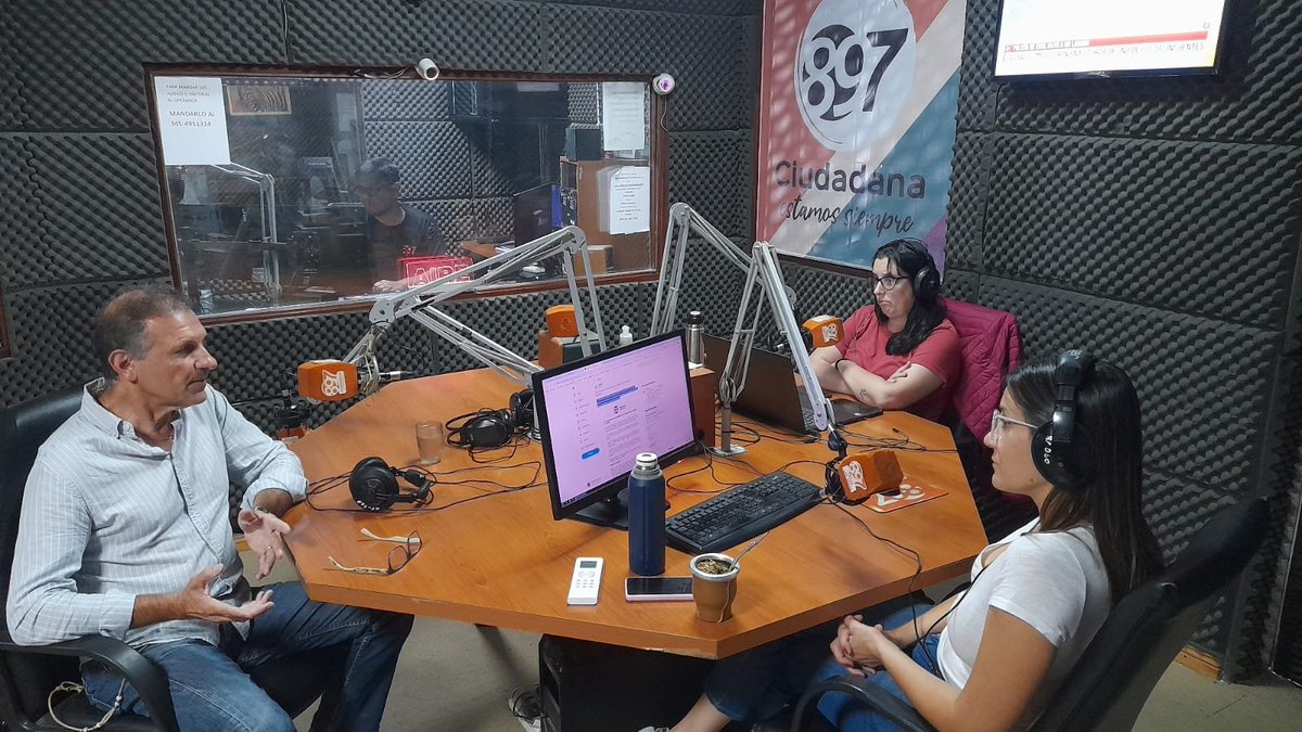 #AHORA, visita los estudios de #Ciudadana897, en #TareaFina, el  Arqu. Osvaldo Pérez Hatoum, Sec. de Desarrollo Urbano <a href="/MuniConcordia/">Concordia Municipalidad</a>, en gestión Azcué, para adelantar la ciudad q se viene en materia de Obra Pública. Promete una Concordia "verde" y sustentable <a href="/LauraTerenzano/">Laura Terenzano 💚</a>