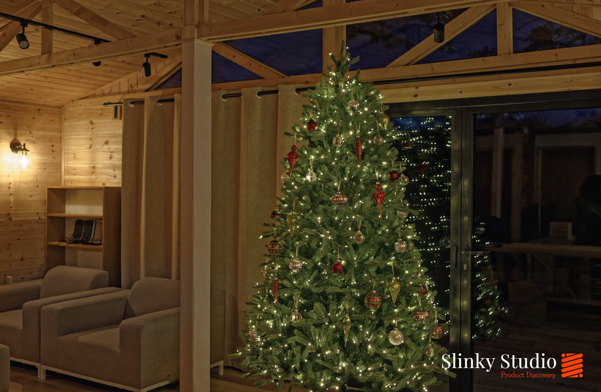 SlinkyStudio's tweet photo. A truly festive and inviting realism, that has made a stunning centrepiece for our studio's holiday setting and celebrations.

👑🌲King of Christmas King Fraser Fir Tree Review @kingofchristmas

➡️https://t.co/S7Ce1H18zI https://t.co/VJOtIq5HSn