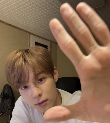 ThanhthuyRiviu's tweet photo. Seobin so handsome and cute 😍🫶
#happybirthdayyoonseobin #alwayswithSeobin
#LAvlog #happybirthdayseobin
#윤서빈 #YoonSeobin https://t.co/8aH6r6HaXy