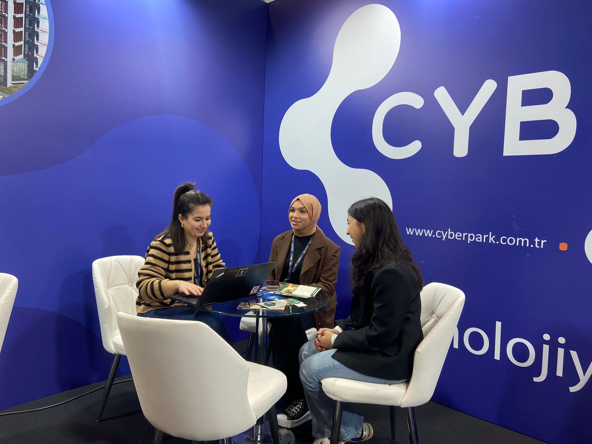 CyberparkTGB's tweet photo. Take Off 2023'a katılan girişimci firmalara, mentorluk görüşmeleriyle destek veriyoruz! 🚀

Bilkent CYBERPARK stantını ziyaret ederek, bire bir görüşmelere katılabilirsiniz.

#TakeOffİstanbul 
@T3Vakfi 
@takeoffistanbul https://t.co/haC9cRTSr5