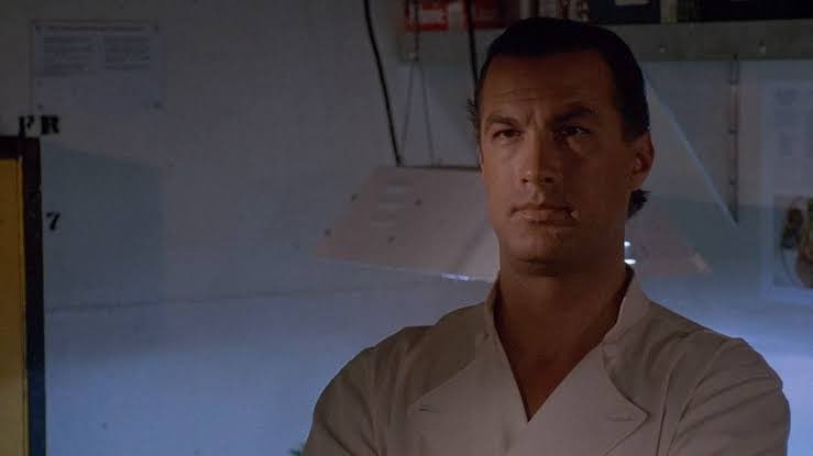 Bat_harman's tweet photo. Microwave used #Day6 #December #Bales2023FilmChallenge
Under Siege (1992) “DO not pursue that man!” Boom 💥 “I also cook” Casey Ryback puts some goods in the microwave for incoming, yet uninvited guests… #martialarts #specialweapons #explosives #tactics https://t.co/hgmzDPmhOs