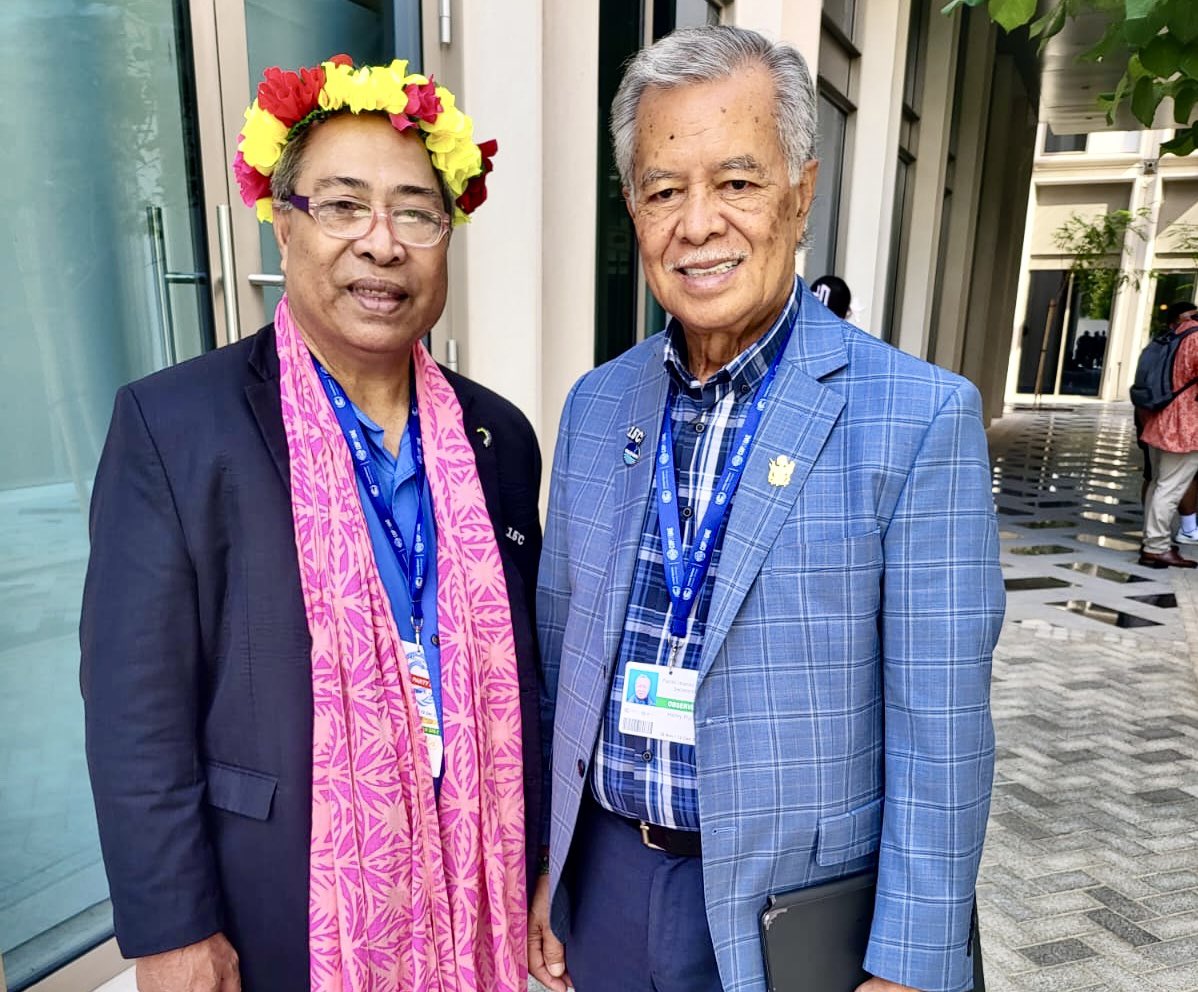 “In times of crisis, cooperation and hope prevail.” Words said this week in Dubai by #FSM Secretary for Environment, Climate Change, Andrew Yatilman. An honour to meet in the walkways of #COP28 with those who bring the mana of the #PacificWay to these talks. #1pt5