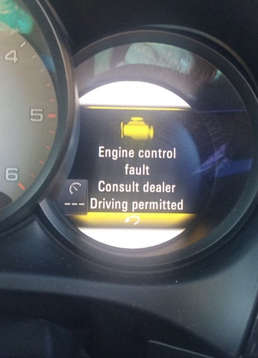 mercede72928186's tweet photo. Good job its still under warranty. Nice thousand pound bill . #Porsche #MacanS https://t.co/nO5E2slMMT