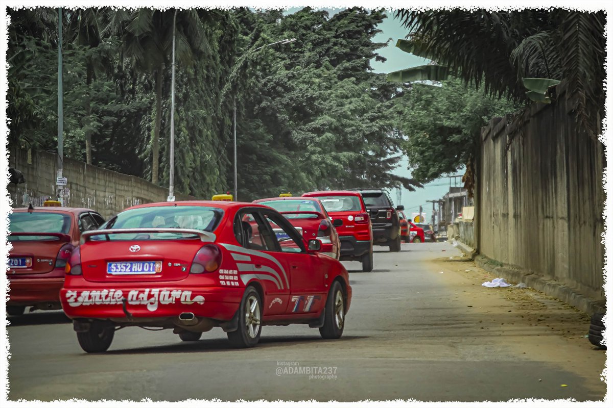 adambita237's tweet image. Petit tour à Anono, histoire de faire des courses au marché d&apos;Anono

Balade dans les rues d&apos;#Abidjan, 

Découvrir la #cotedivoire🇨🇮 ➡😱🌇💚❤💛

#mboapic #street #streetphotographer #PhotographyDay #igerscotedivoire
#BaladeEnCotedIvoire