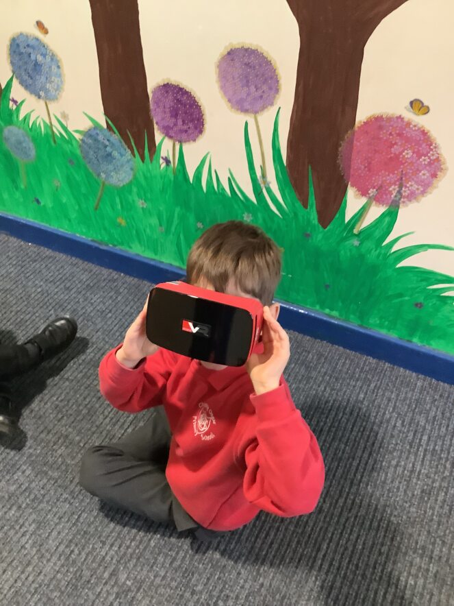 ChippingOngarPr's tweet photo. It's virtually Christmas... so we are virtually travelling on Santa's sleigh! Our CEO desperately hoped for a turn but maybe next time Mr Farmer!
#RedboxVR
#360learning
#closingthegap https://t.co/tCbq7Yllgp