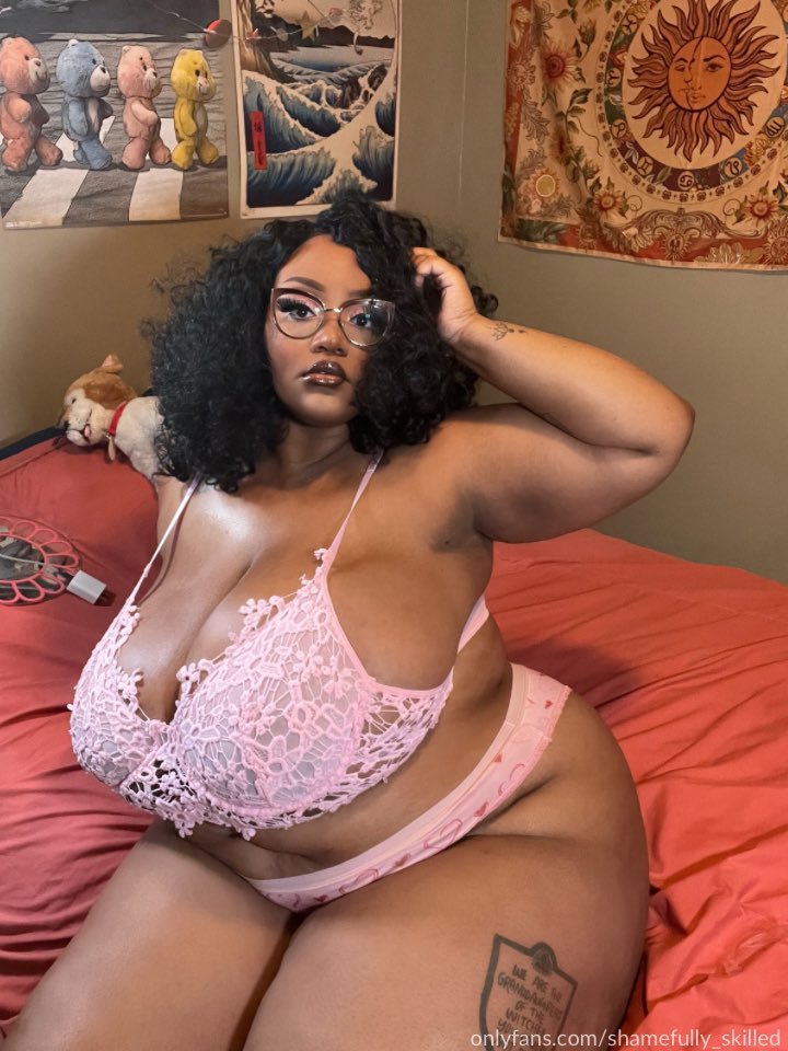 Retweet if you like what im wearing 🥺🥰
onlyfans.com/shamefully_ski…