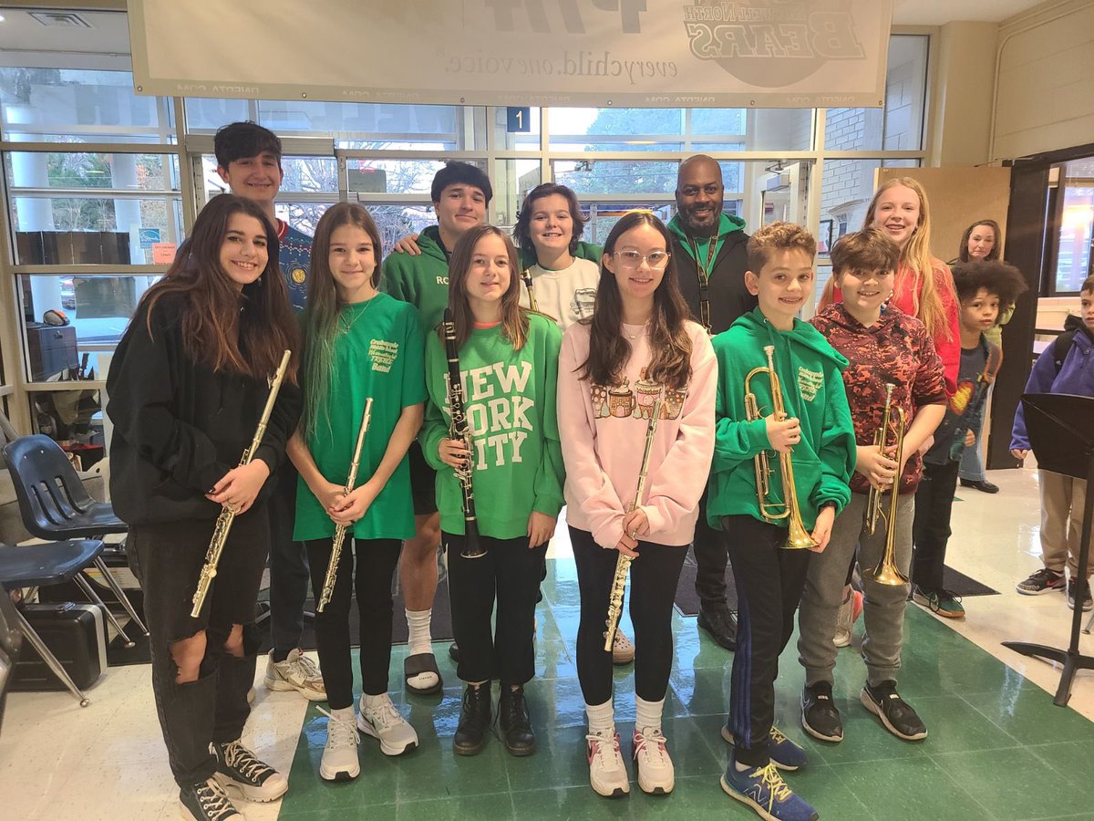 Roswell North LOVED having Crabapple band play some festive tunes for us! Thank you, Mr. Melton! #fcsmusic <a href="/koperniak/">Matt Koperniak</a> <a href="/CrabappleBand/">Crabapple Middle School Band</a> <a href="/RNEprincipal/">Dr. Lydia Conway</a> <a href="/cholbrookmusic/">Chrissy Holbrook</a> #RNEGreatThings