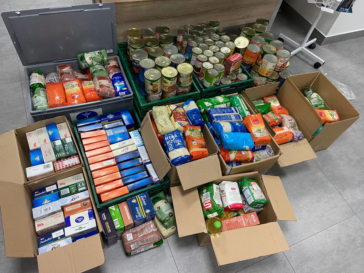 HumanityFirstHR's tweet image. #HumanityFirst  HR se zahvaljuje na lijepim i vrijednim donacijama koje je primio:

- OŠ Dubrava: 91 (džem) &amp;amp; 150 (brašno)
- OŠ Graberje: 28 (šećer) &amp;amp; 18 (vegeta)
- OŠ Sveta Klara: 221 (riža) &amp;amp; 330 (grah)

Pripremamo prehrambene pakete, podjelit ćemo do kraja godine potrebitima.