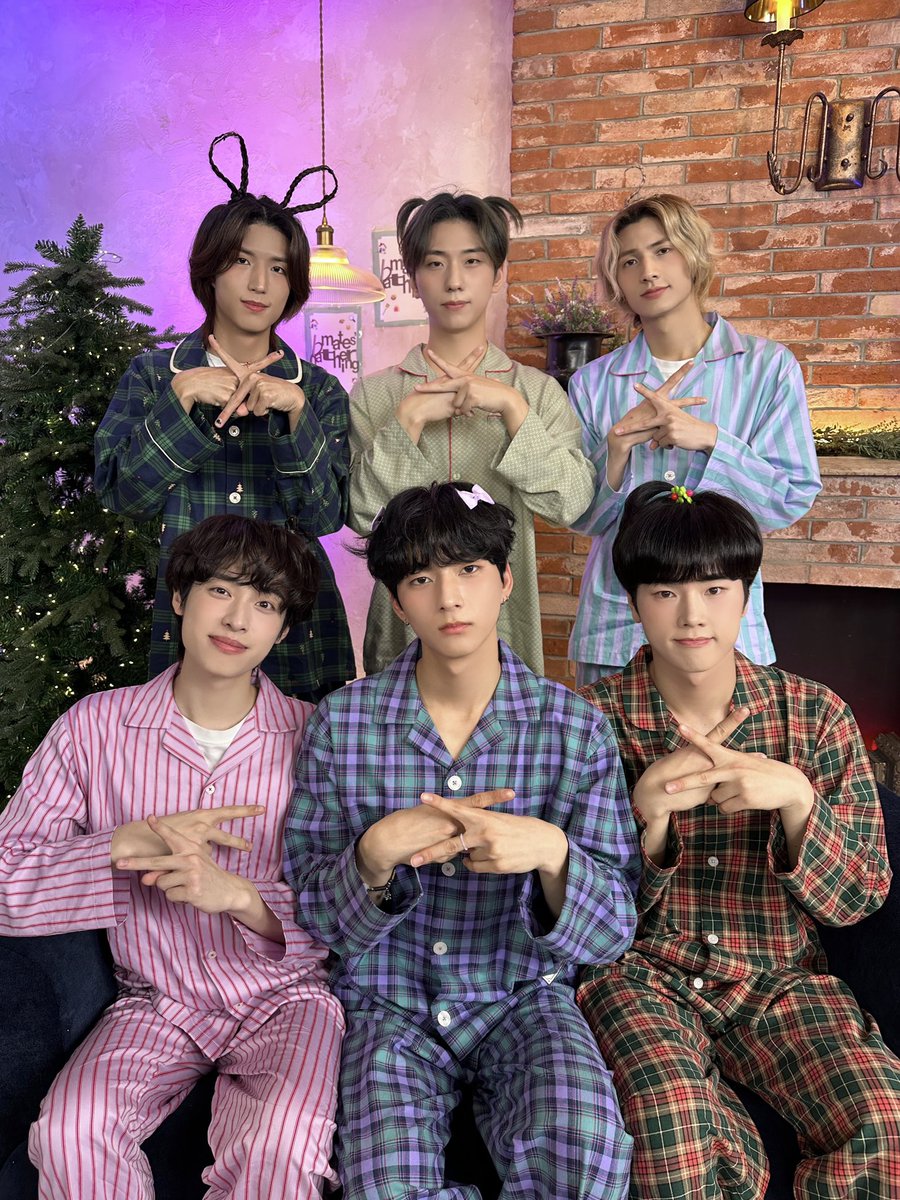 XH_official's tweet photo. Xdinary Heroes <♭mates’ Gathering>🏡 
2nd Debut Anniversary Special Live🌟

브레이크 없이 달려온 2년🏎
앞으로도 함께 달려요 빌런즈🖤

🔗https://t.co/bDcH2Ld2mf

#XdinaryHeroes #엑스디너리히어로즈
#브레이크_없이_달려온_우리의_2주년
#2YearsXH_RockWillNeverDie
#2YearsWithXdinaryHeroes
#WE_ARE_ALL_HEROES