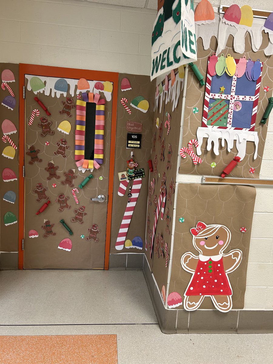 Continuing the tradition…beautiful door decorated by Parkside volunteers. Thank you Ms. Roach for an out standing job this year!!!⁦<a href="/ParksideES/">Parkside Elementary</a>⁩ #penndelcoproud