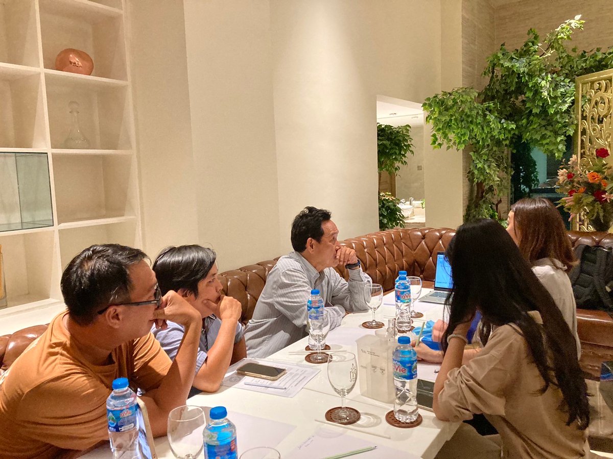 TaiwanCreate's tweet photo. 🙌Create Biotech team continues providing the product training to the engineer team of our distributor, and visiting our end user in order to know the actual need of local market!!!

#createbiotech #respiratorycare #vietnam https://t.co/az4zkkXlMQ