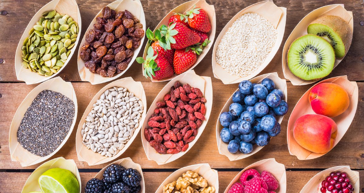 WebMD's tweet photo. People who ate a vegan diet improved their health after just eight weeks compared to a control group that ate meat during that period, a new study finds. https://t.co/g95Eub3mrr https://t.co/adtKHdwSku
