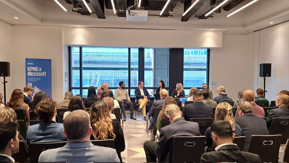 techUK's tweet photo. 🔥Two FULLY packed breakout rooms powered by our sponsors: @kpmguk and @Clifford_Chance !One room focusing on #AIHealthcare and the other on #AIRegulation. #DigitalEthics23 https://t.co/lIzdT6nrMQ