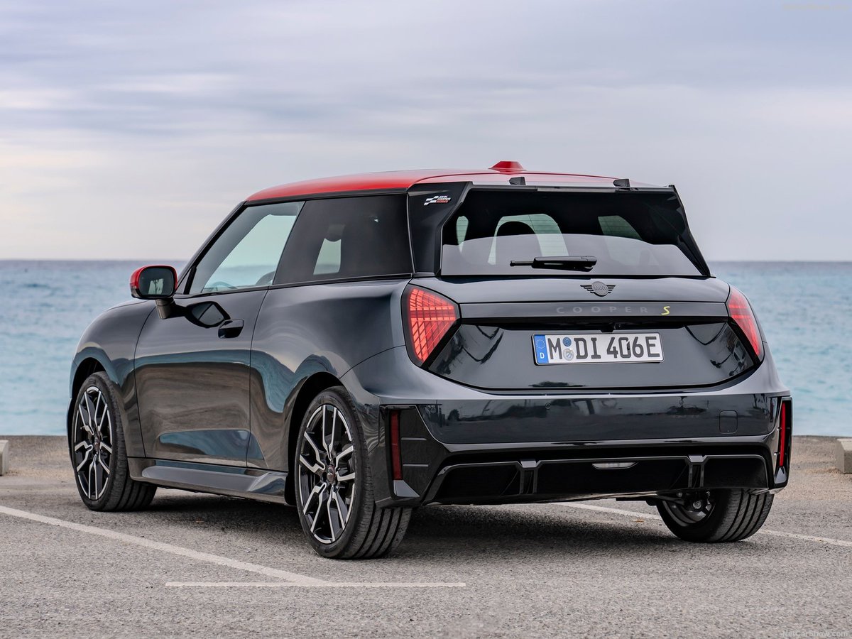 khuleonwheels's tweet photo. MINI’s fully-electric Cooper SE gets JCW Trim. See more details here: https://t.co/ik1usWqUwi
#MINISE #MINISEJCW https://t.co/sRAkEUsSDq