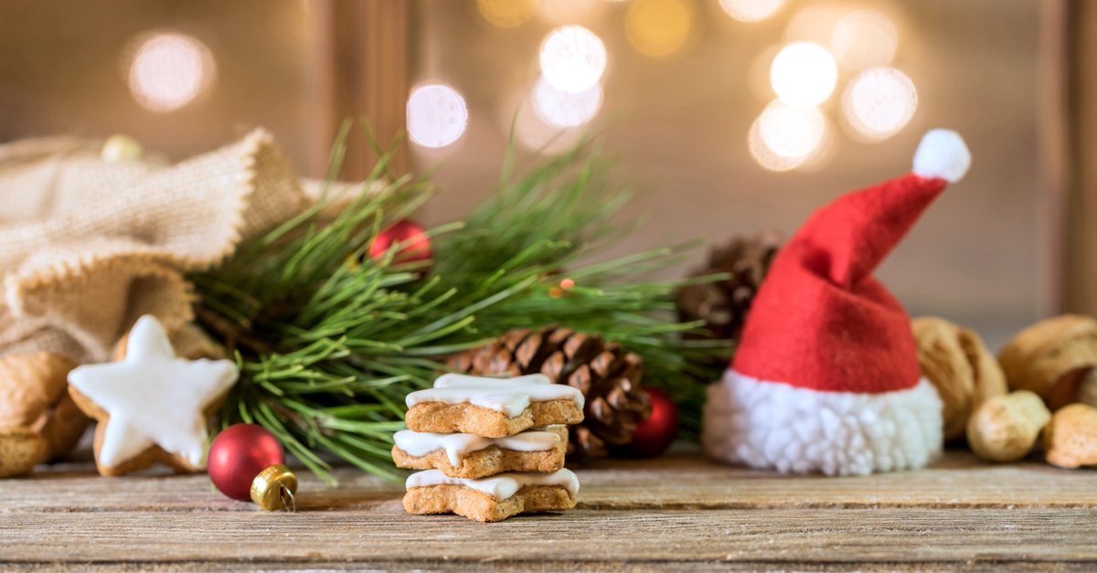 🤶 Has the holy man visited you today? We wish you a happy #StNicholasDay with apples, nuts and almonds.