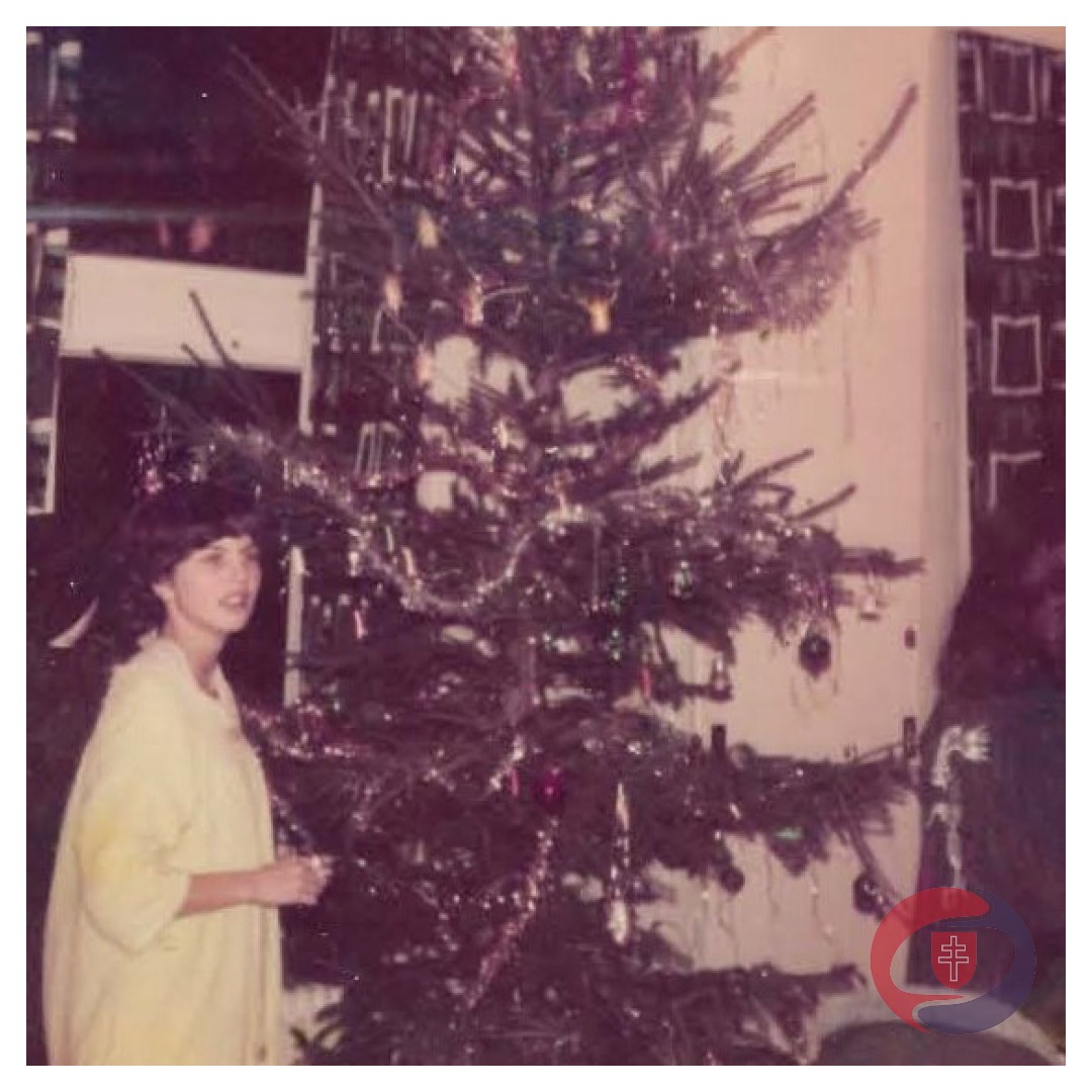 'Tis the season 🎄 When do you put up your festive decorations?

[📸: E. Gilbey decorating the boarding house Christmas tree, circa 1978]