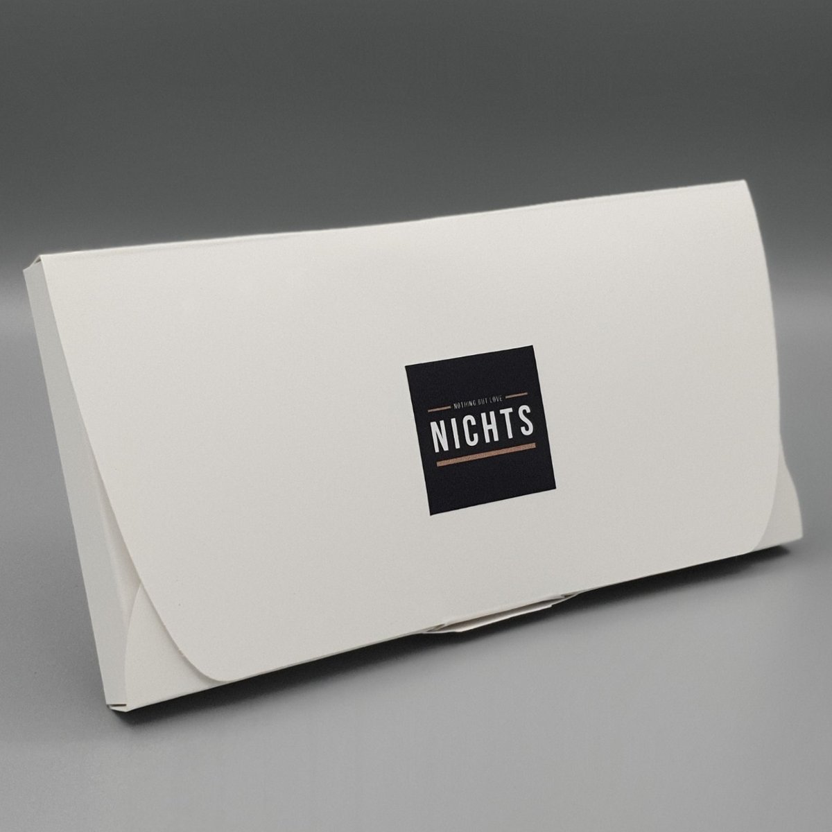 Sie wünscht sich nichts zu Weihnachten. Du willst trotzdem nicht mit leeren Händen dastehen. Das perfekte Mitbringsel. #geschenkidee nichts.shop