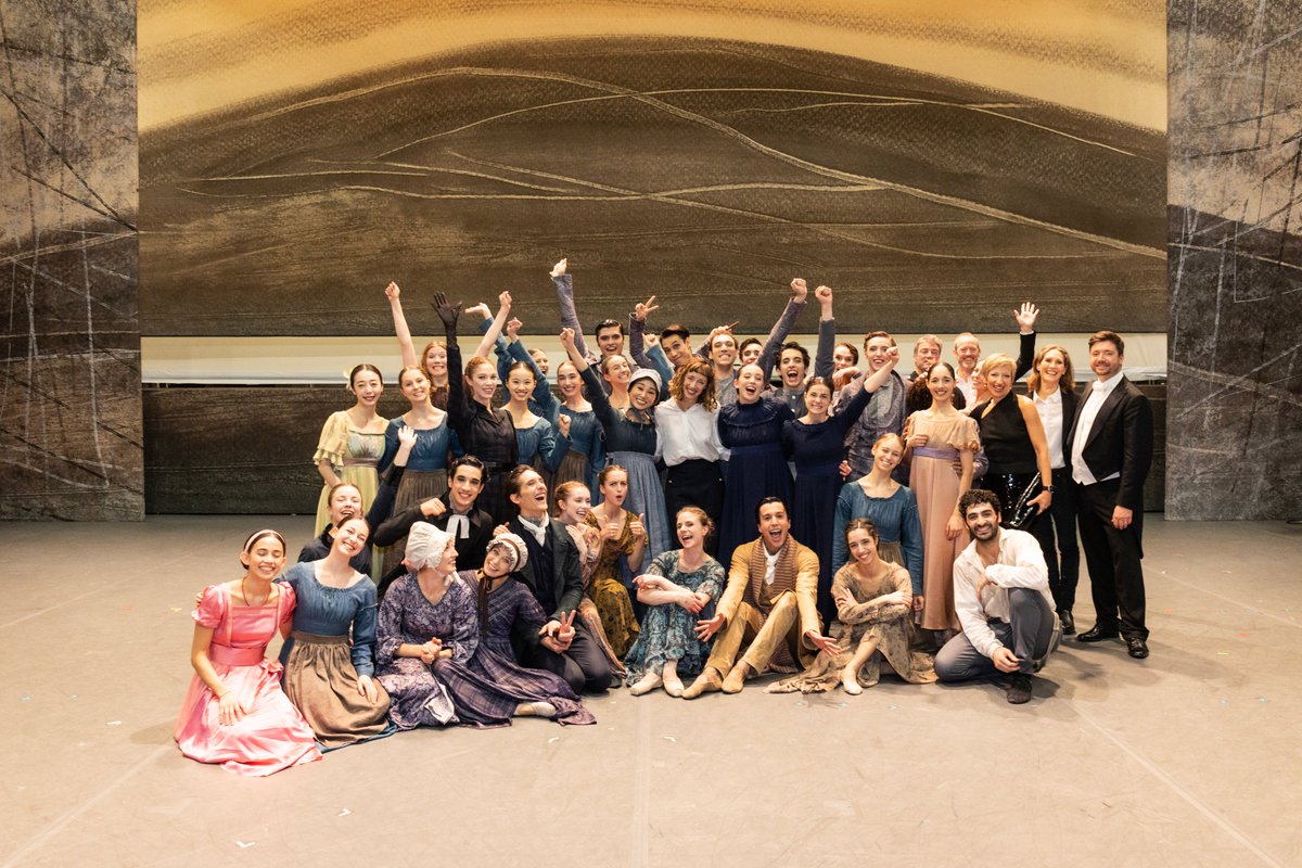 We are still thinking about the German premiere of Cathy Marston's 'Jane Eyre' at the @staatsoperHH - here are backstage impressions from Kiran West, the happy faces speak for themselves ✨ 📷@kiranwest