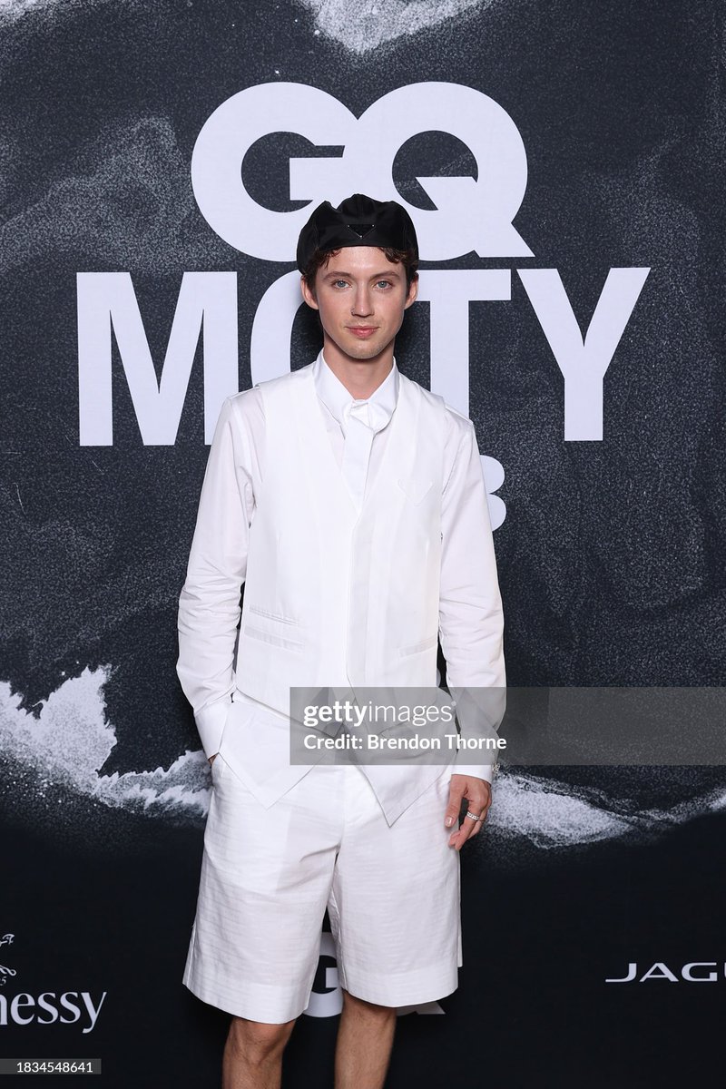 UpdatedTS's tweet image. 📸| Troye at GQ Australia’s Men Of The Year Awards! 

© Brendon Thorne/Getty Images