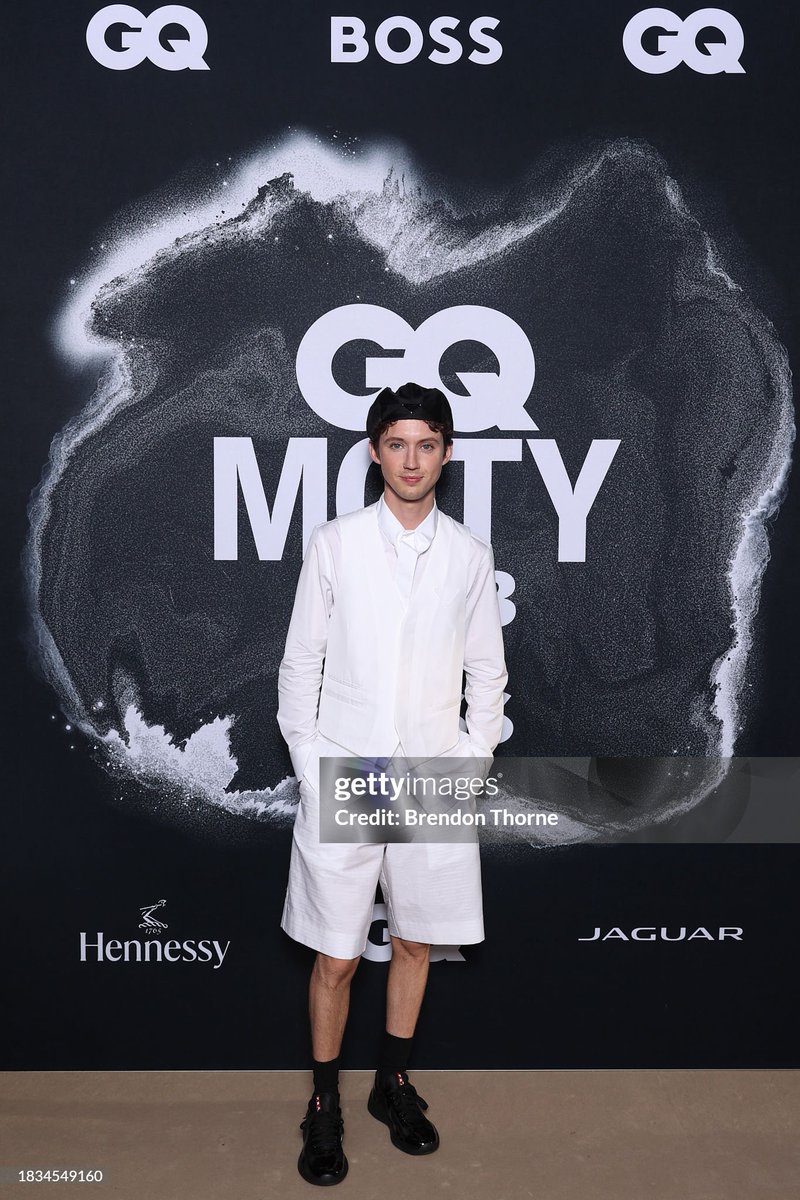 UpdatedTS's tweet image. 📸| Troye at GQ Australia’s Men Of The Year Awards! 

© Brendon Thorne/Getty Images