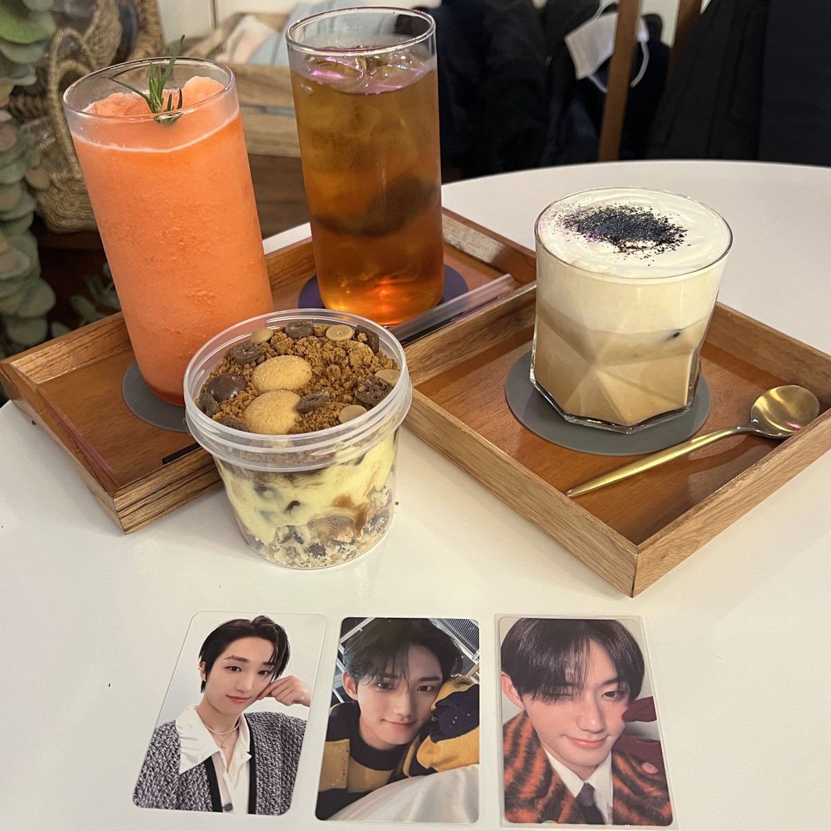 1BINS2's tweet photo. 😍🩷 https://t.co/NEQrLvfmq4