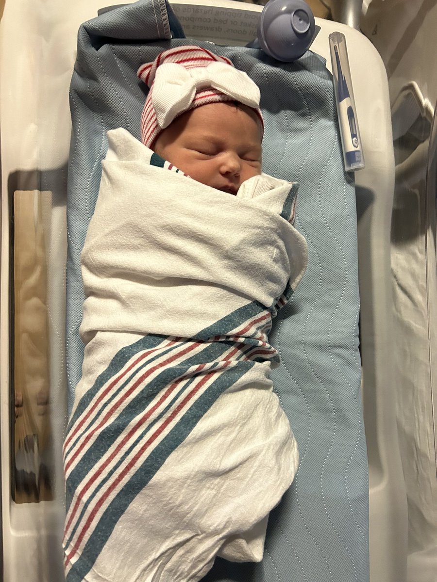 yurfatman's tweet photo. One of the most perfect blessings in this world. Blessed with this sweet baby girl. https://t.co/UtBlfbNzaF