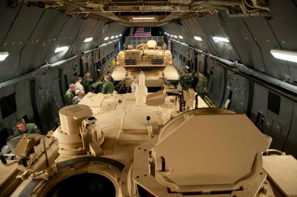Ever seen an Abrams tank in an aircraft before? Well here are two loaded into a C-5! #veterans #patriot #POW #MIA #KIA @RealDeanCain @GarySinise @Dakota_Meyer 🇺🇸🇺🇸🇺🇸
