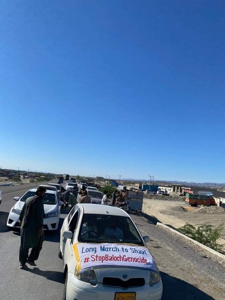 RCPBalochistan's tweet image. اور ہم مطالبہ کرتے ہیں کہ تربت احتجاجی دھرنے کے تمام مطالبات کو فی الفور تسلیم کیا جائے اور جبری کمشیدگیوں کے سلسلے کو مکمل طور پر ختم کرتے ہوئے تمام لاپتا افراد کو بازیاب کرایا جائے۔ 
#LongLiveResistance 
#EndEnforcedDisappearances 
#DownWithStateRepression