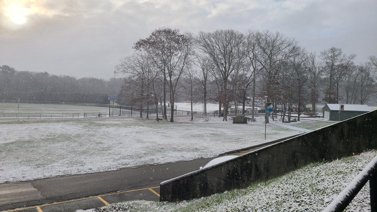 lahendri11's tweet photo. Beautiful, snowy day at Tripp!  Go Corsairs! @UMassDAthletics https://t.co/yUxFhrT2K9