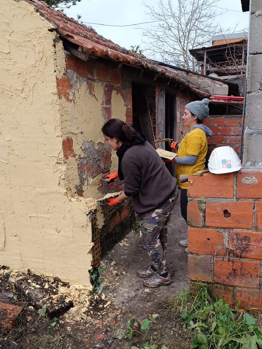 cisionportugal's tweet photo. 🤝 Dia Internacional do Voluntário: Uma Colaboração Notável

Com muito orgulho, a equipa de voluntários da Cision uniu-se à Crowd Helpers numa significativa ação de voluntariado, contribuindo para uma intervenção habitacional.

#Voluntariado #CisionVoluntários 🤲🌟 https://t.co/1MzgmLoZDW
