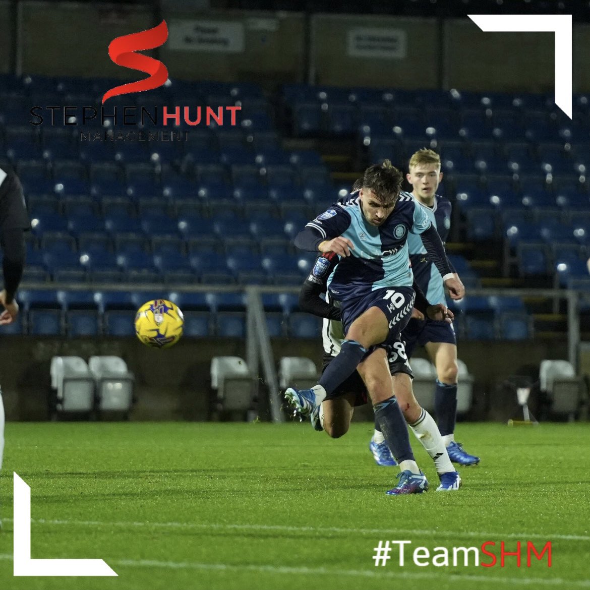 TeamSHM_'s tweet image. 🤩 How good is it to see @lukeleahy back on the pitch? 🙌

Progress in the cup and a lovely assist to go with it 🔥

#WWFC #LL3 #TeamSHM