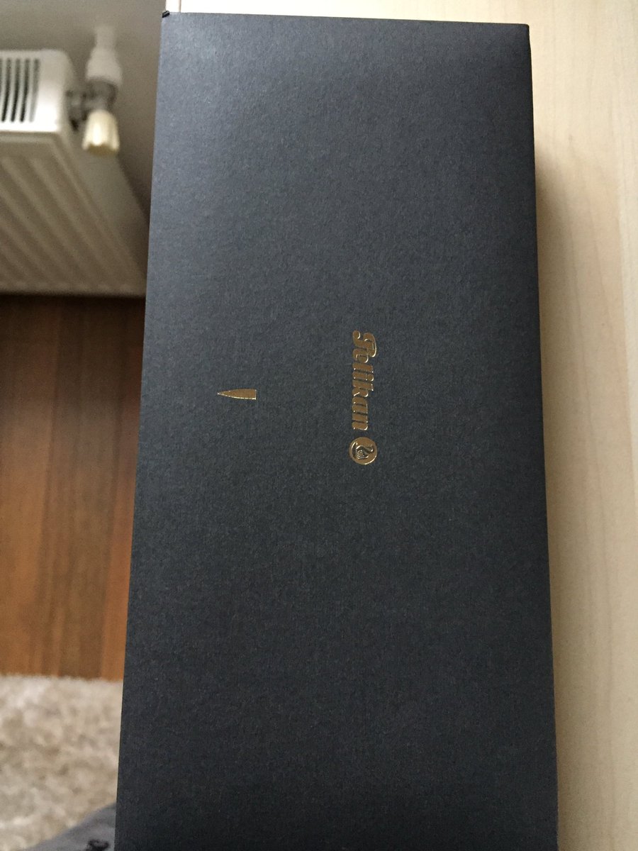 Pelikan dolma kalem..hiç kullanılmamış özel bir kalem.10.cumhurbaşkanımızın hediyesidir.özel bir sebepten dolayı satılıkdır.. #borsa #bist100 #özgürdemirtaş #oktay #cumhurbaşkanlığı #coin #motorin