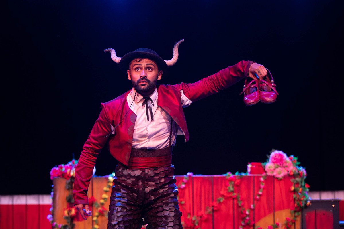 All this bull wants for #Christmas is some #flamenco shoes! #Manchester: don't miss our charming story of a little bull that, inspired by the Moon, dreams of becoming a flamenco dancer. #TheBullandtheMoon return to @ICManchester on Dec 9 to bring heart-warmth to your winter!