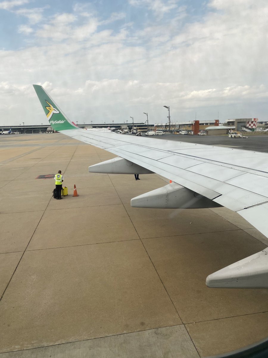 LindokuhleMoses's tweet photo. Our Year End Function at work is in Cape Town, and it’s 3 days. 

Kusazoba mnandi ✈️✈️ https://t.co/dn08prbPSd