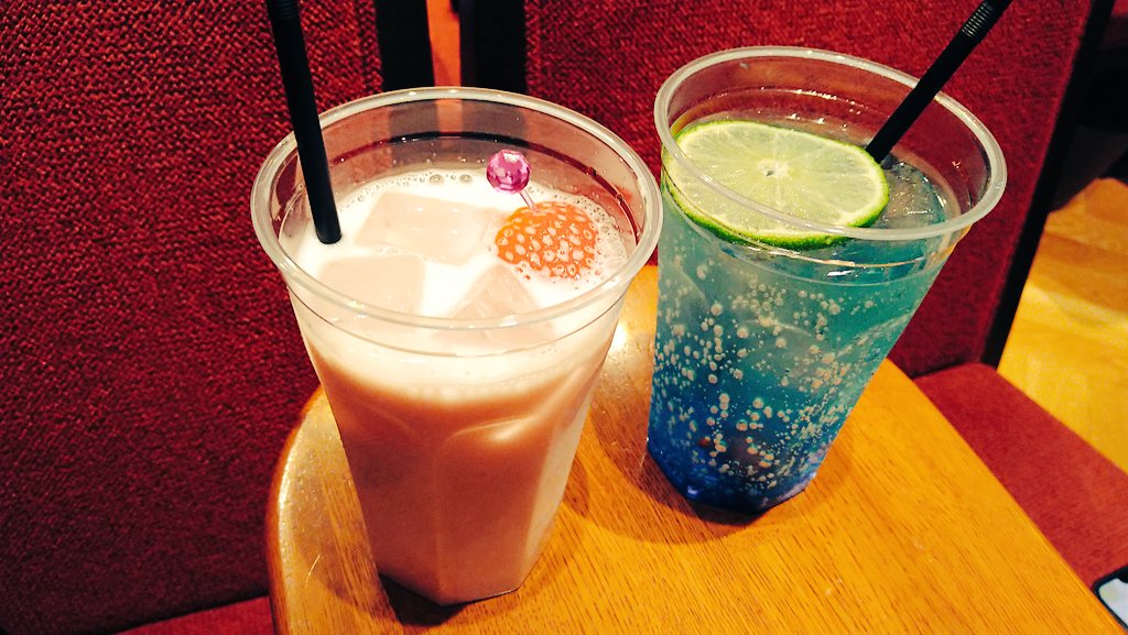 MtF21tm's tweet image. 歳末大反省会ありがとうございました!
ディープなトーク満載でまさか年末にこんなにスリル充できるとは感謝で一杯です…!契約書の歌詞必死で追いながら演奏聴いてました
前回と今回でdrive三部曲をまた揃えて聴きたい欲が強くなったのでまたオリジナル曲のCD第二弾待ってます🥳
#underscore