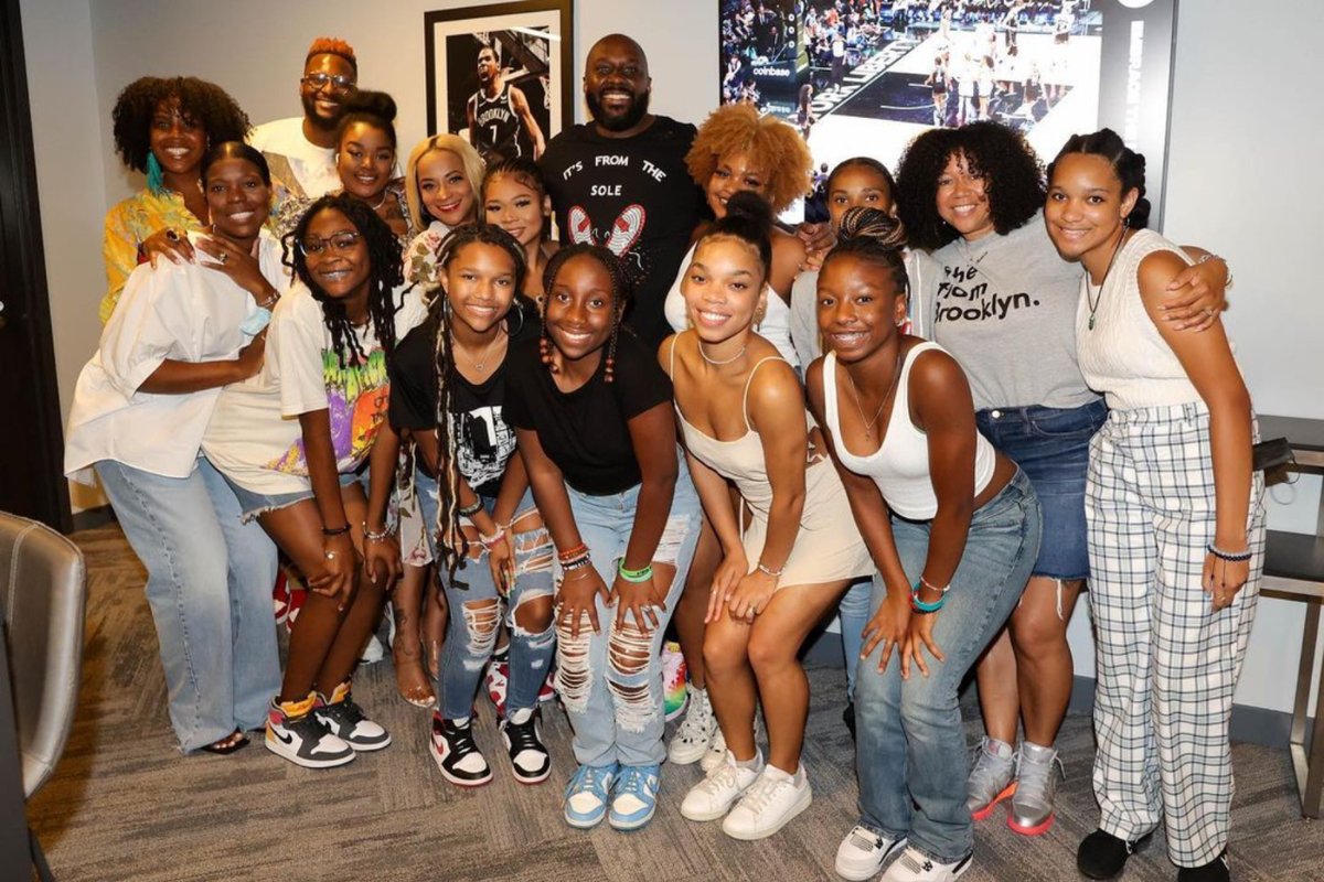 Stepping into the spotlight with gratitude for our incredible sponsor, 'It's From The Sole'! 👟✨ 👏 girlpowerrocks.org/rockstherunway #GirlPowerRocksTheRunway #SoulBasel #KinnectByKITH