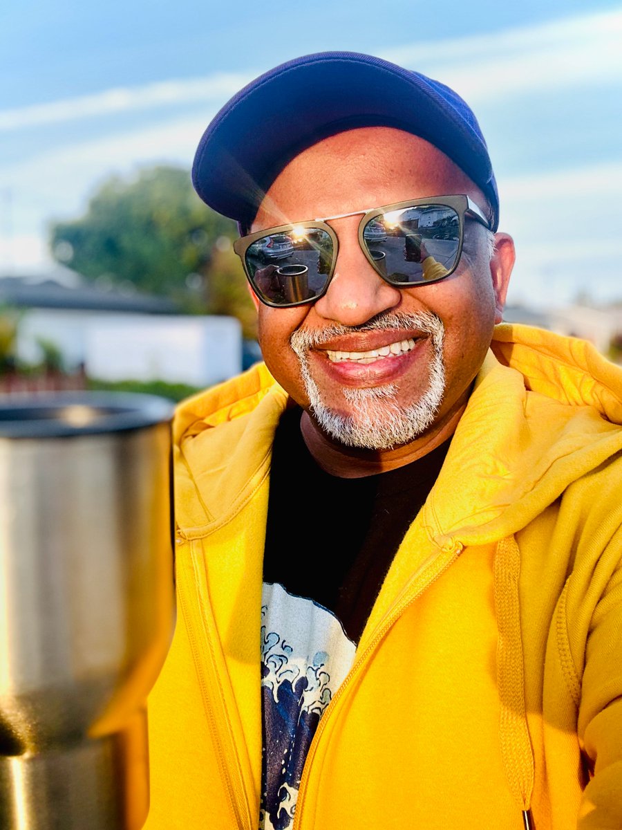 gm ☀️

Genesis happens once.
Opportunity knocks once.
Recognition lasts forever.

Here's to a dazzling bright future for all Artists with <a href="/vitruveochain/">Vitruveo Blockchain</a>  vtru.xyz/signup

Dazzle me with your ✨brightest smile✨ selfie!