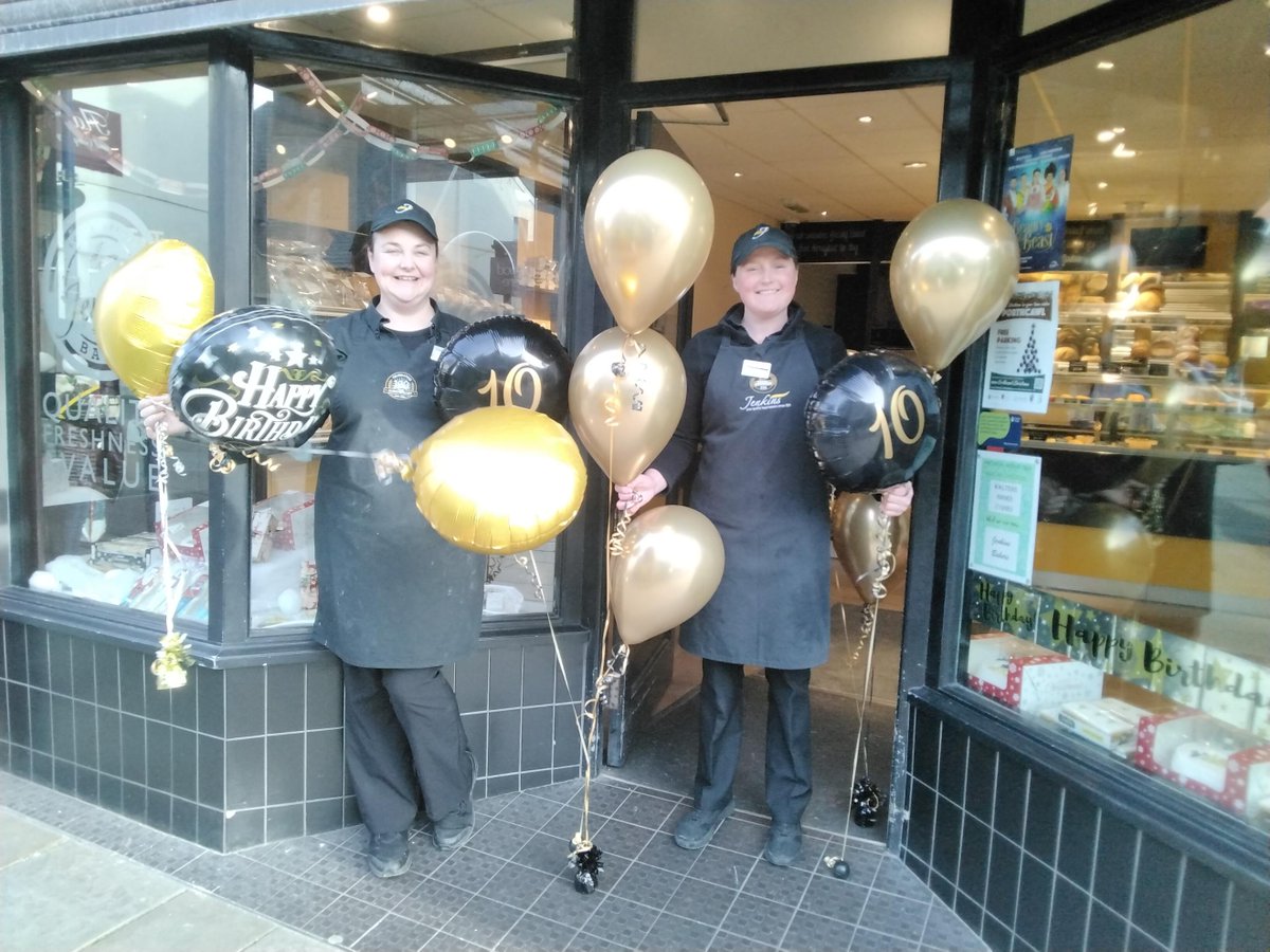 Hip, hip hooray our Porthcawl Branch is 10 years old today 🥳🎈🎁
#familybusiness #thirdgeneration #jenkinsbakery