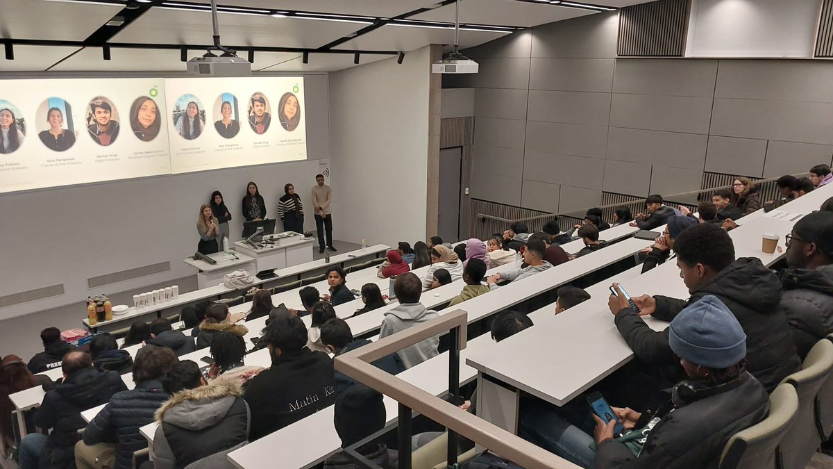 uolcompsoc's tweet photo. Highlights of our BP Careers Workshop and Pizza night yesterday!
#leicestercs #uniofleicester #pizza #bp https://t.co/027m4YMFOr
