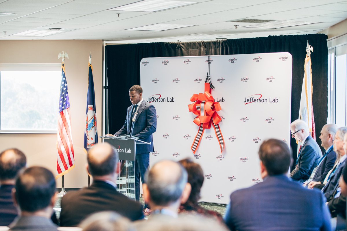 CityofNN's tweet image. Exciting partnerships continue to take place! Yesterday, the city announced the transfer of the Applied Research Center (ARC) to Jefferson Lab and the Department of Energy.🔬 The announcement was made in a ribbon-tying ceremony. For more information, visit jlab.org