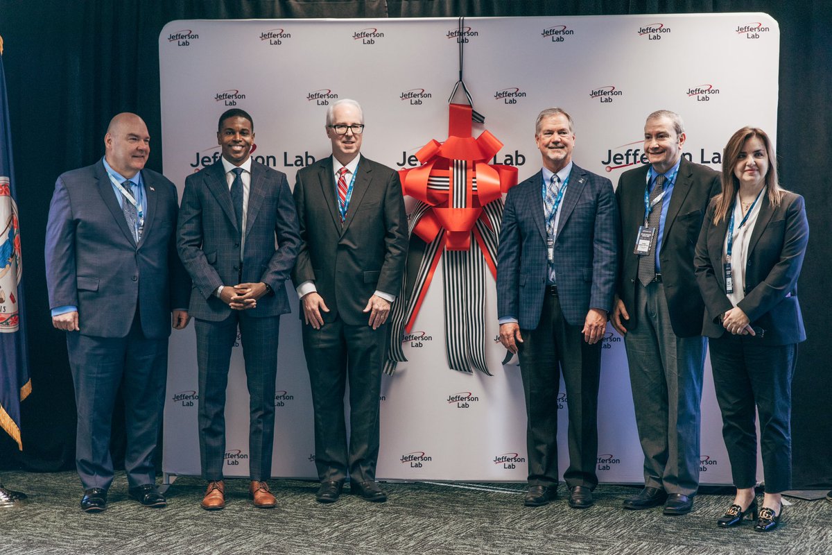CityofNN's tweet image. Exciting partnerships continue to take place! Yesterday, the city announced the transfer of the Applied Research Center (ARC) to Jefferson Lab and the Department of Energy.🔬 The announcement was made in a ribbon-tying ceremony. For more information, visit jlab.org
