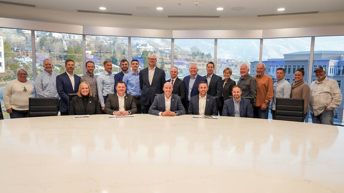 ColliersUtah's tweet image. Gov. Spencer Cox and his team recently visited Colliers to discuss the CRE market with the team who have led it for the past 25 years. “We appreciated meeting with Gov. Cox and team to discuss economic development priorities as we work to elevate Utah,” Brandon Fugal expressed.