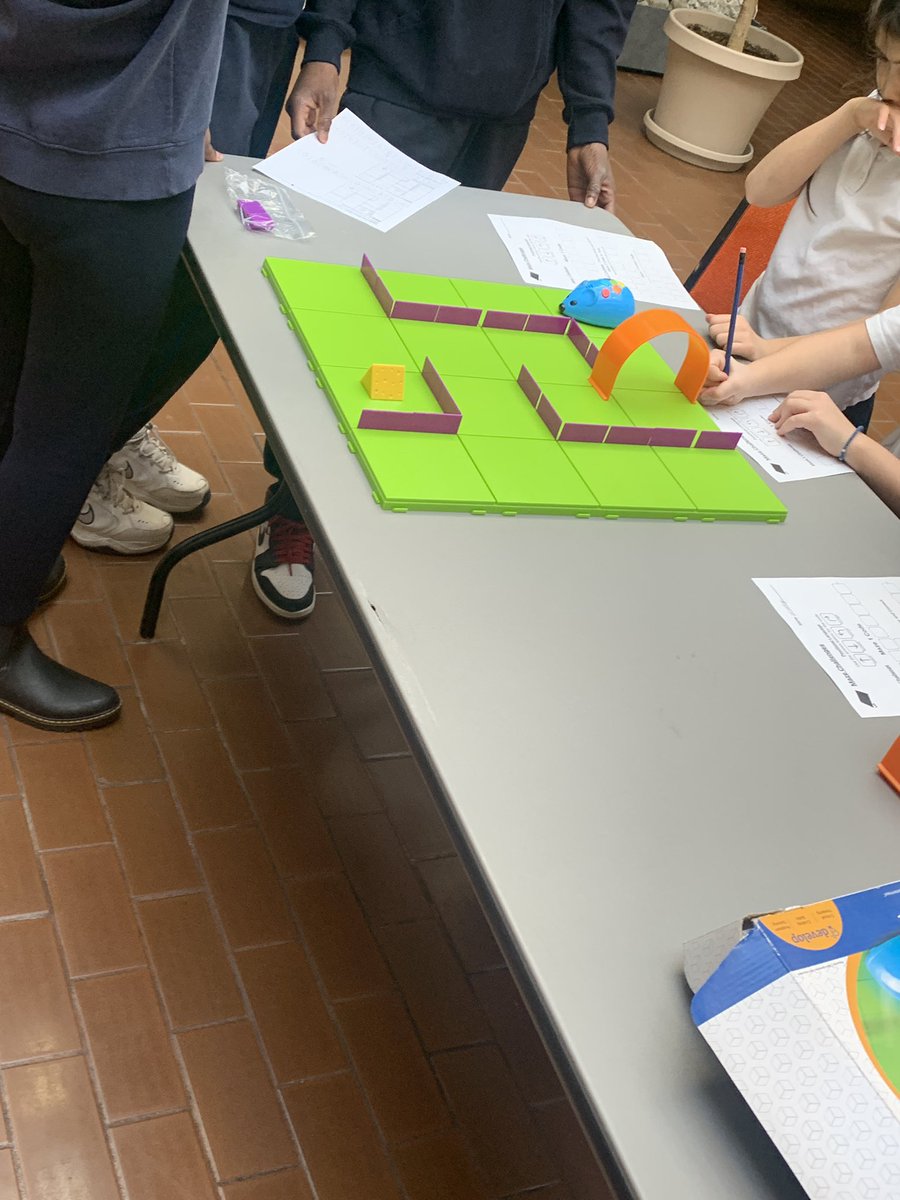 An amazing outcome for our in-person day of @CSEdWeek at @TCDSB @StAndrewStormP & St. Cyril students collaborating using @scratch Code & Go Mouse Robot & Unplugged coding for Dance en français! Students teaching students-my fav! #TCDSBCSEdWeek #CelebratingProgress @theteach_mrv