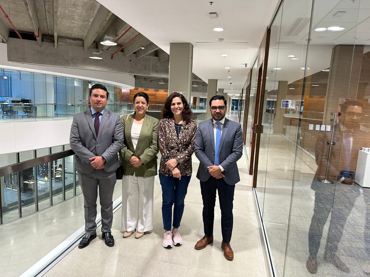 CID_DATOS's tweet photo. Recibimos la visita de autoridades de la Universidad Católica de Cuenca de Ecuador @UCatolicaCuenca  🤝

✅ Nos reunimos en nuestras instalaciones del CID en @exactas_uba con el objetivo de tender puentes entre dos prestigiosas universidades de la región. https://t.co/HefRdzfH24