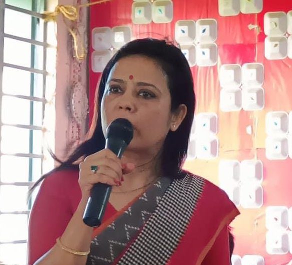 Dear MP Madam <a href="/MahuaMoitra/">Mahua Moitra</a> Ji,

What DIDI and TMC goons are doing with BJP কার্যকর্তা and জনসাধারণ of West Bengal, Is this “uchit”? Kindly enlighten all on this also.

If you have shortcomings or weaknesses then you should not criticize or sarcasm others.

x.com/MahuaMoitra/st…
