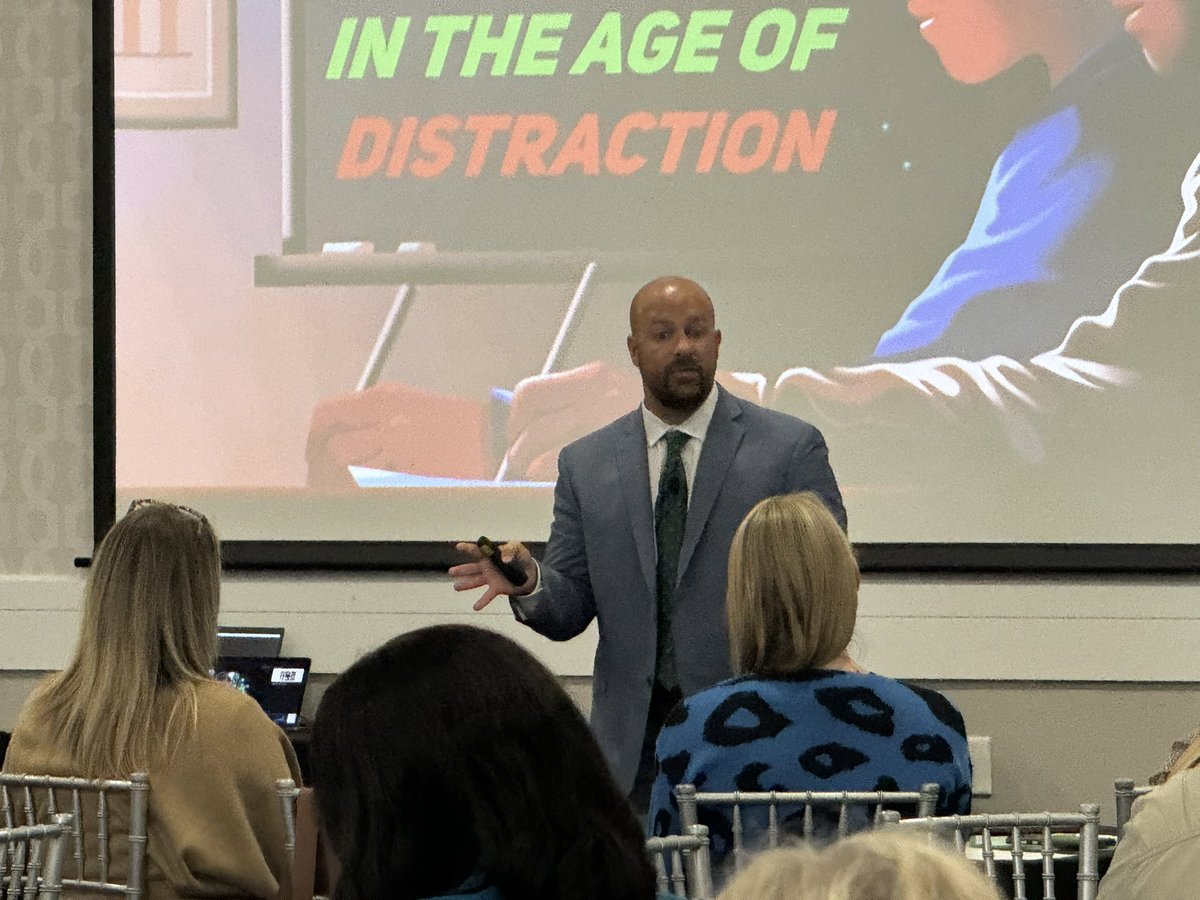 mphillips1215's tweet photo. Excited about listening to AJ Juliani at the High AIMS Leadership Retreat. @mphillips1215 #HighAIMS https://t.co/jMqzAac6N0