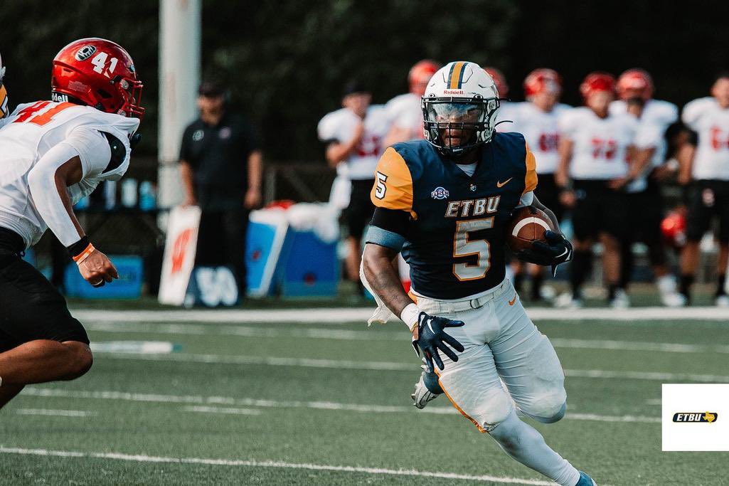 #AGTG After a great conversation with @Coach_MasonETBU I am blessed to receive an offer from <a href="/ETBU_Football/">ETBU Football</a> ! <a href="/CoachTXHop/">Trevor Hopkins</a> <a href="/LakeRidgeFB/">Lake Ridge Football</a> <a href="/LRHSFBRecruit/">LakeRidgeFBRecruiting</a> <a href="/ZachIsGreat_/">#ZachKnowsOL 🦅🦅🦅</a>