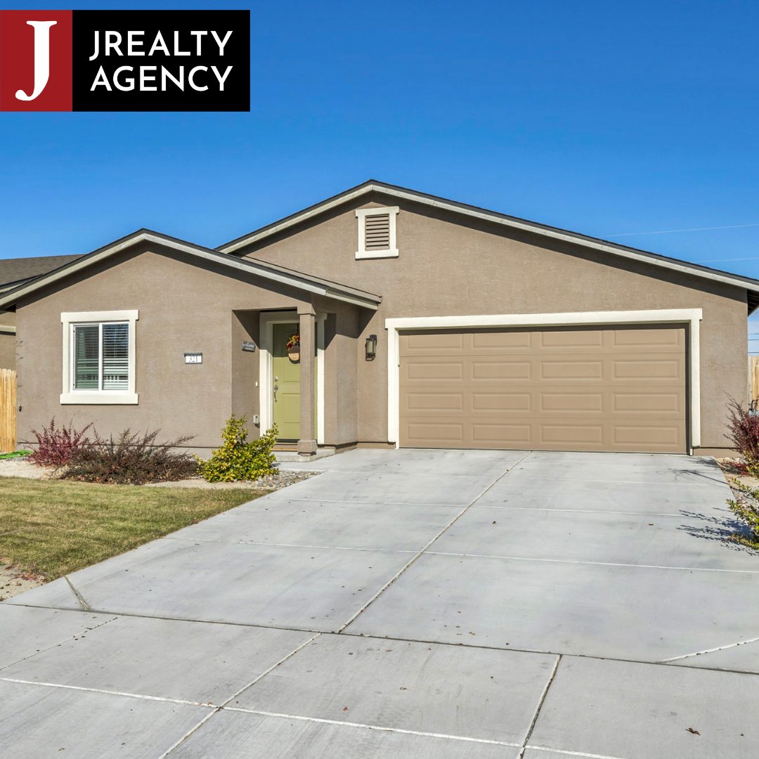 renohomebuilder's tweet photo. FOR SALE!
📍 321 Limber Pine Drive, Reno, NV 89506

3 Bed + 2 Bath | 1442 Sq Ft | 2 Car Garage

Offered at $455,000! 

Contact the Sierra Team today!

Raquel Barrett
Sierra@JRealtyAgency.com
775.993.3304

Emily Barnard
Sierra@JRealtyAgency.com
775.900.3425 https://t.co/OrksveZwgF https://t.co/g3D67vZFJy