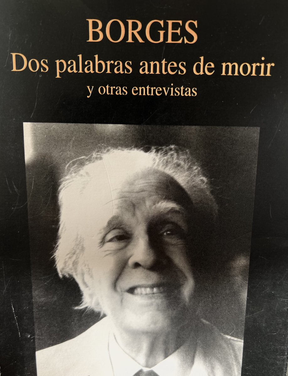 — ¿Quién es usted?
— Estoy tratando de averiguarlo. Para para frasear a Walt Wihman me gustaría saber algo sobre mí mismo, saber quién soy. Muchas veces me he sorprendido ante mis propias reacciones. Por ejemplo, a mí me hicieron Doctor Honoris Causa de la Universidad de Oxford.