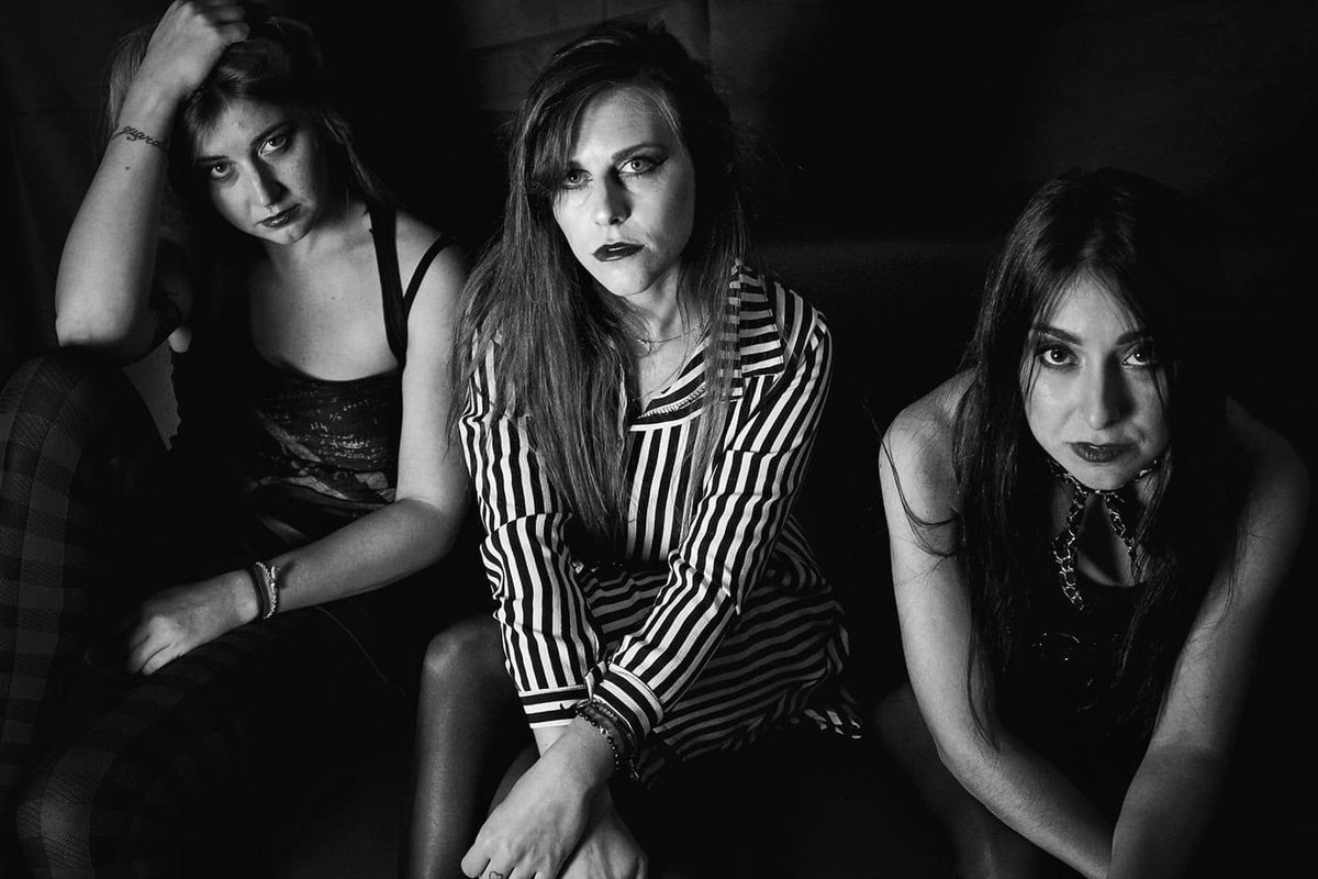 The amazing rock and roll babes from Italy are back in Southend on 14th Feb 2024. Come make a night of it with the fabulous @smalltowntigers 

Support from @tuppenny_bunters 

Tickets available now.
*Link in bio*